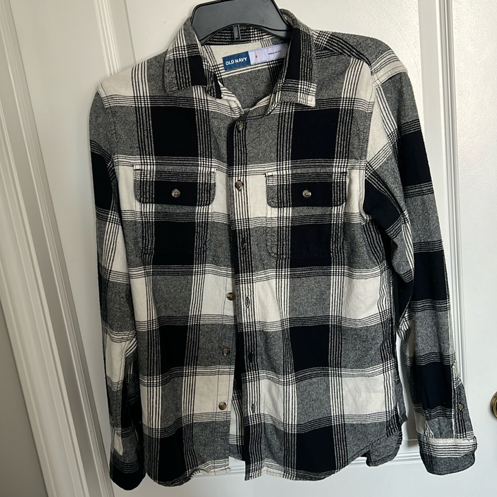 Old Navy flannel. Black and cream.  Small.